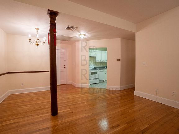 4th image of 120 Norway St APT 11