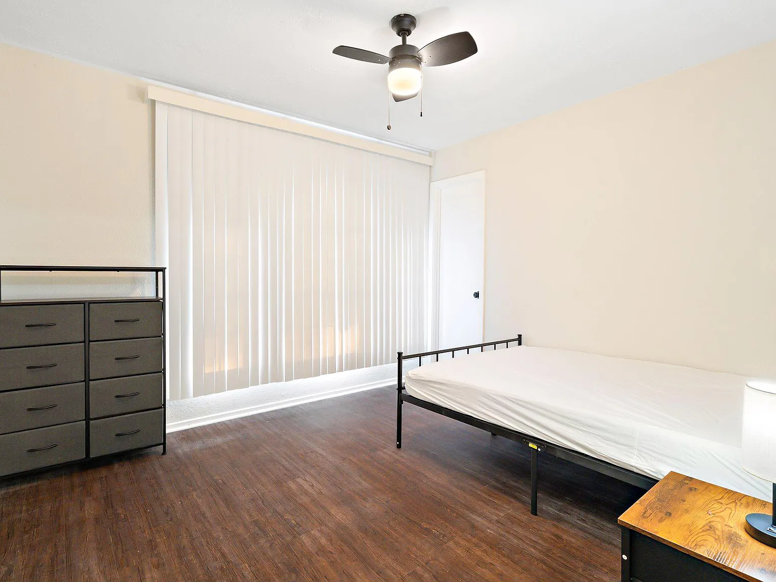 4 bed, 2.0 bath, $754 — Photo 1