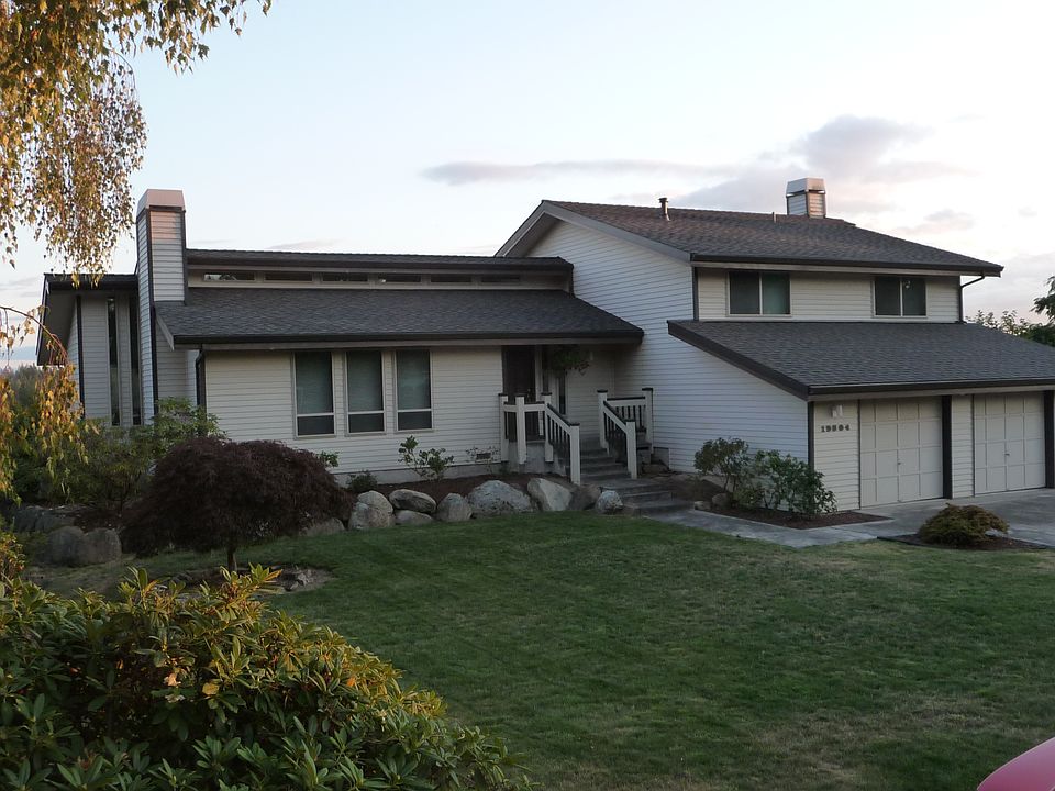 Front from NE corner