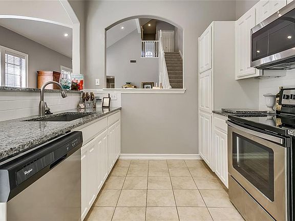 5th image of 1223 Belle Pl