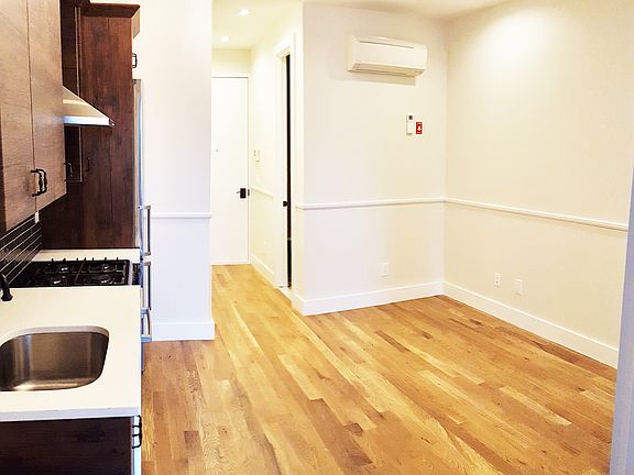 3rd image of 331 Melrose St #2nd