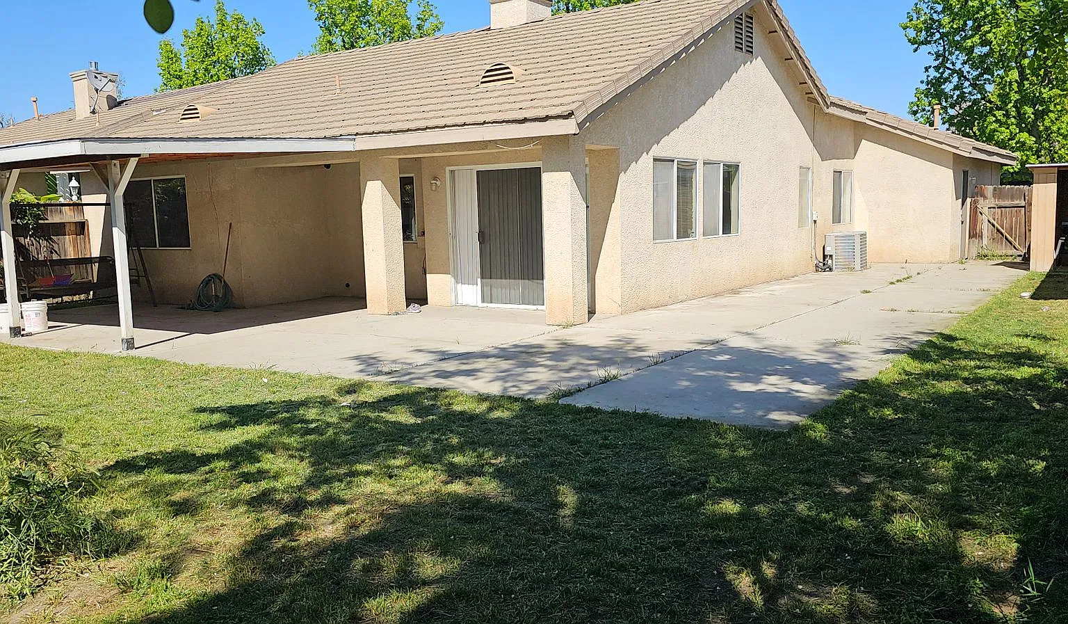 Silver Creek Home 3 Bed 2 Bath + Office — Photo 2