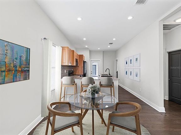 4th image of 2107 W Cherry St