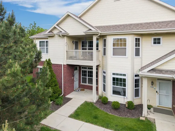 538 Grandview Ct Unit D, Pewaukee, WI 53072