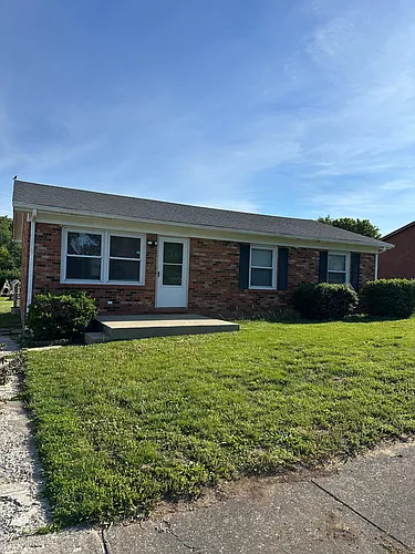 304 E Brown St Photo 1