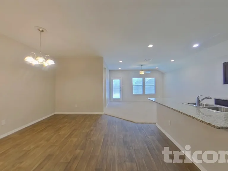 1016 Adler Way — Photo 4