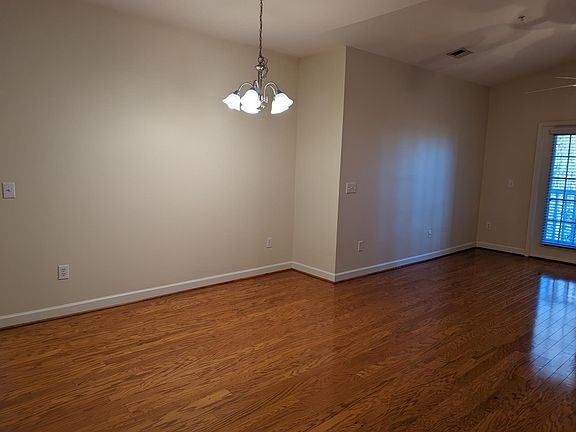 4th image of 7104 W Friendly Ave Unit 303