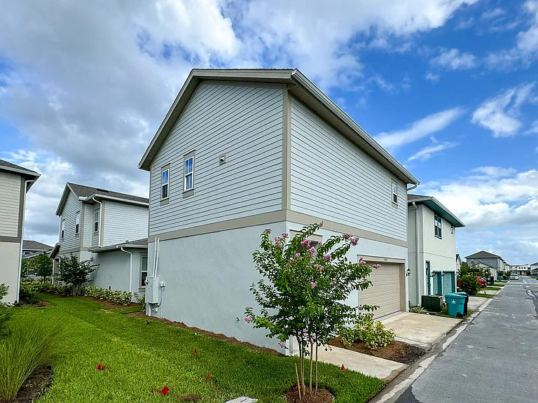 10425 Marconi Ave — Photo 1