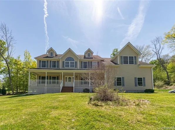 9 Kasch Ct, Monroe, NY 10950