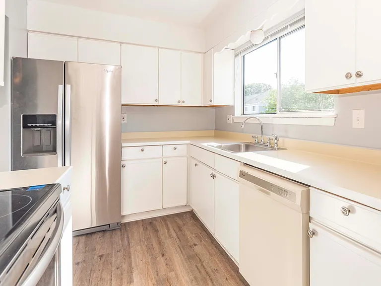 39 Staffordshire Commons Dr #39 — Photo 6