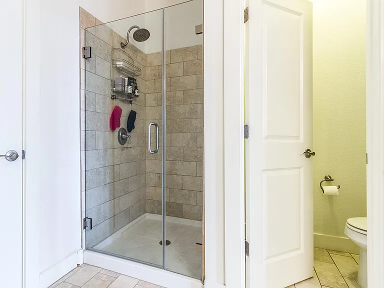 2520 Bluebonnet Ln #8 — Photo 15