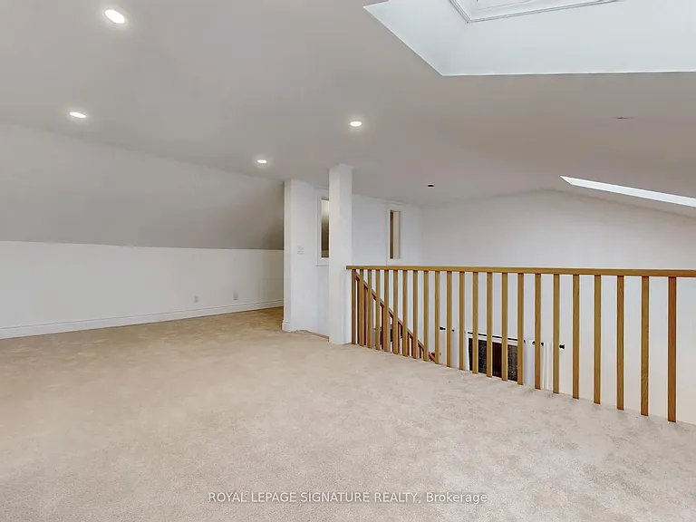 117 Westmount Ave #UPPER — Photo 14
