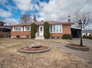 395 Chamberlain St, Pembroke, ON K8A 2N3