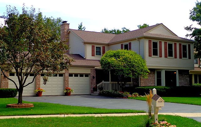 1st image of 601 Lexington Ct