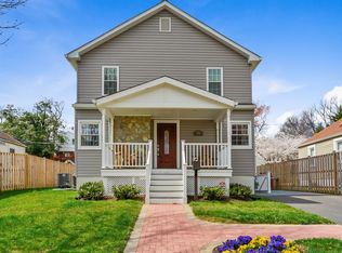 2912 Brook Dr, Falls Church, VA 22042