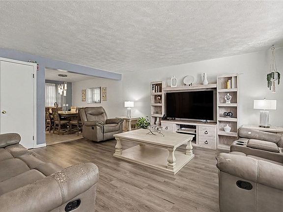 3rd image of 333 Knapp Ave