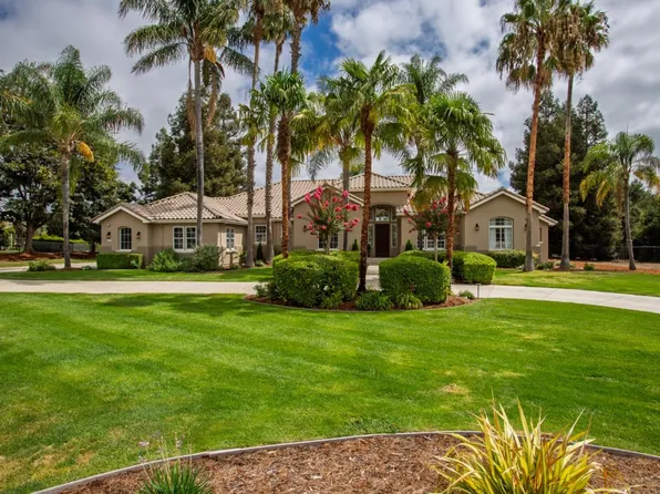 10746 Green Valley Dr, Gilroy, CA 95020