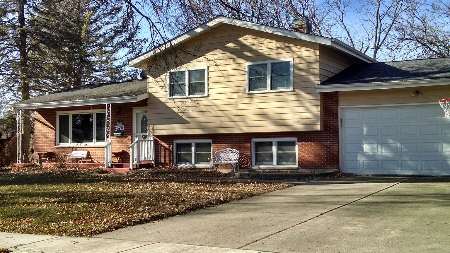 1570 Easy St photo 1