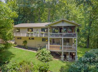 71 Laurelwood Ln, Waynesville, NC 28786