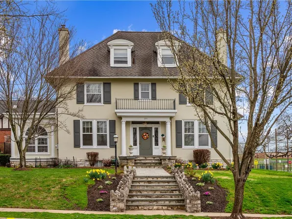 206 E Granada Ave, Hershey, PA 17033