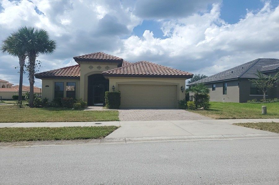1st image of 206 Crescent Ridge Rd