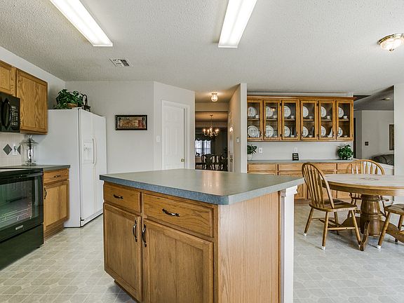 2nd image of 2302 Bantry Ln