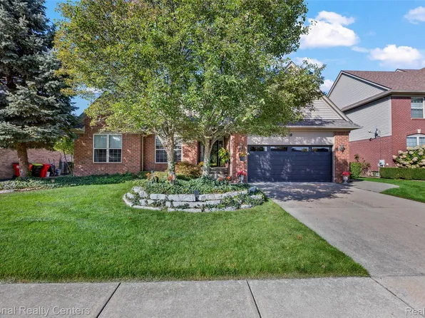 46245 Sawyer Ln, Macomb, MI 48044
