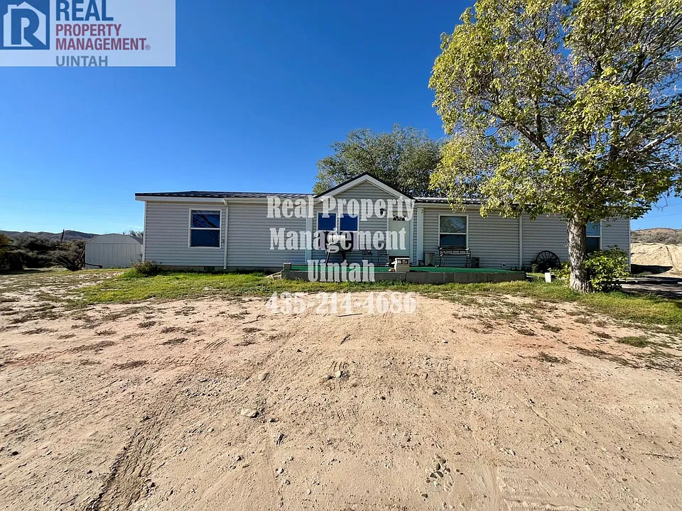 2439 W Highway 40