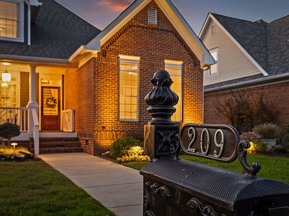 5th image of 209 Horse Creek Dr