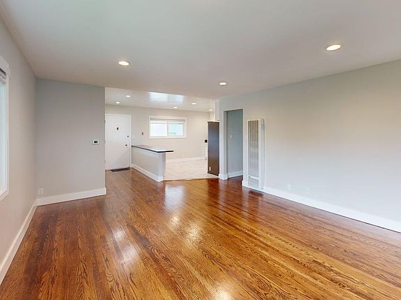 4th image of 2060 Santa Clara Ave #E