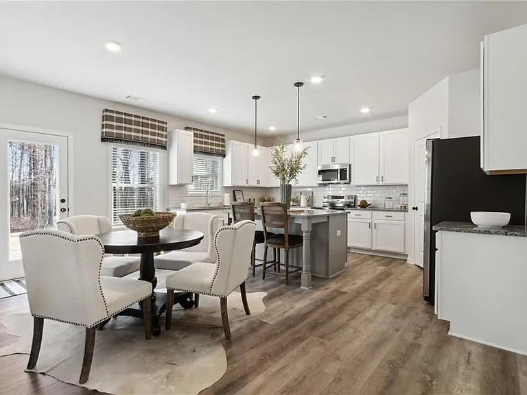 497 Fox Creek Dr — Photo 10