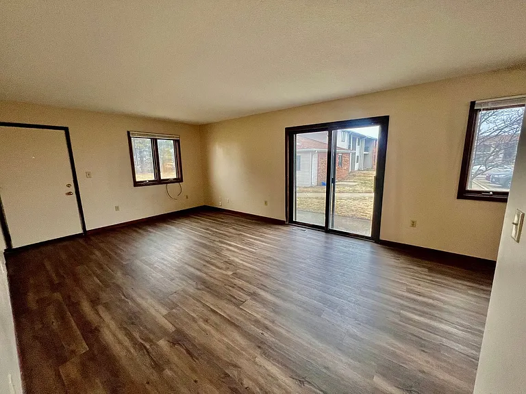 Thompson Apartments — Photo 22
