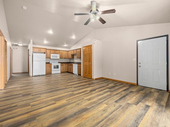 203 E 5th St #203