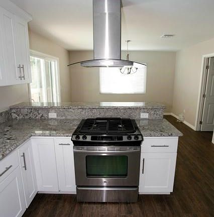 3rd image of 713 Hemlock Ct