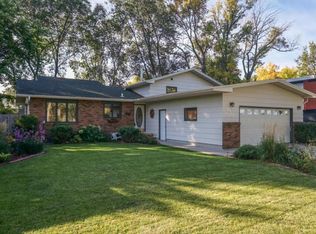 2710 Rivershore Dr S, Moorhead, MN 56560