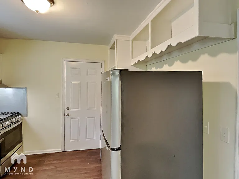 742 Quaker St SW — Photo 5