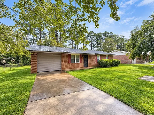 1430 Shanna Dr, Tifton, GA 31794