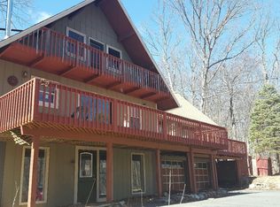 106 Locust Ct, Milford, PA 18337