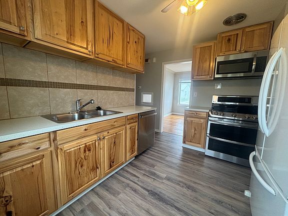 4th image of 370 W 18th St #A