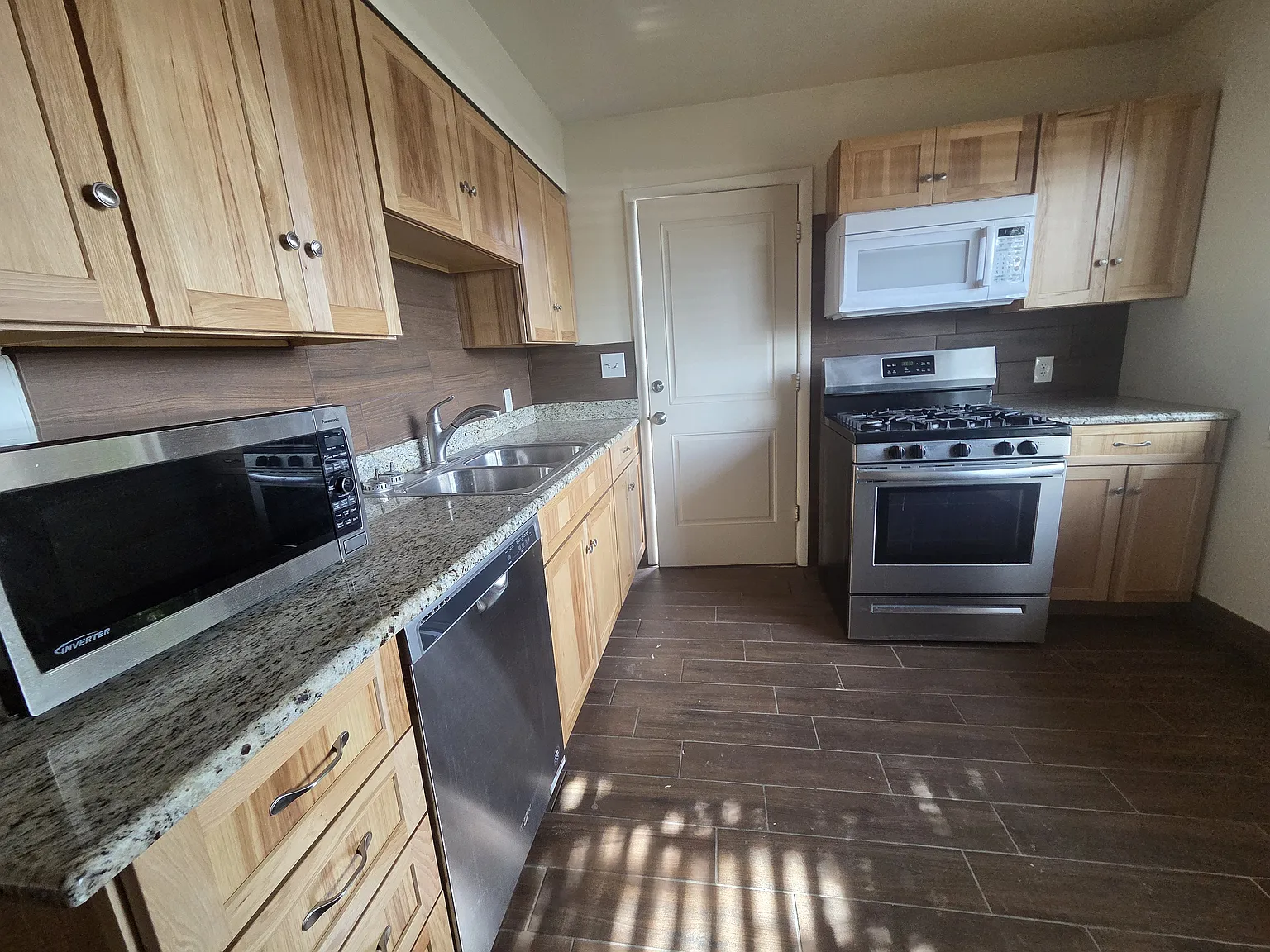 1 bed, 800 sqft, $1,200 — Photo 4