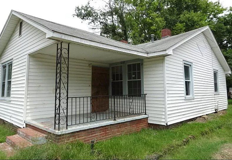 2nd image of 1149 Mercier Drive