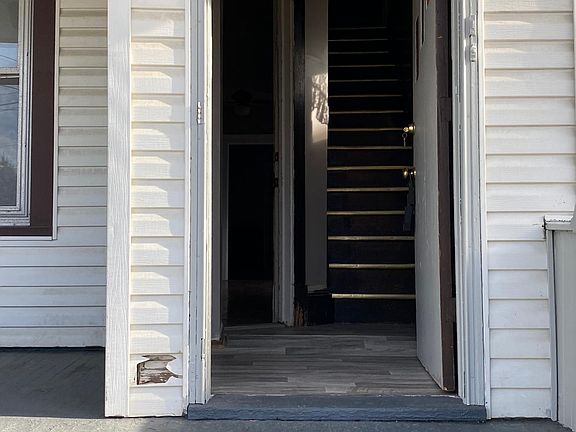 3rd image of 3047 W 105th St Unit 1