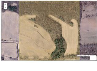 1 Pigtail Alley Rd, Portage, WI 53901