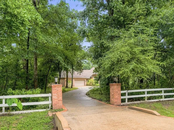 10307 Autumn Run Ln, Conroe, TX 77304