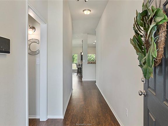 2nd image of 3717 Mariposa Ct
