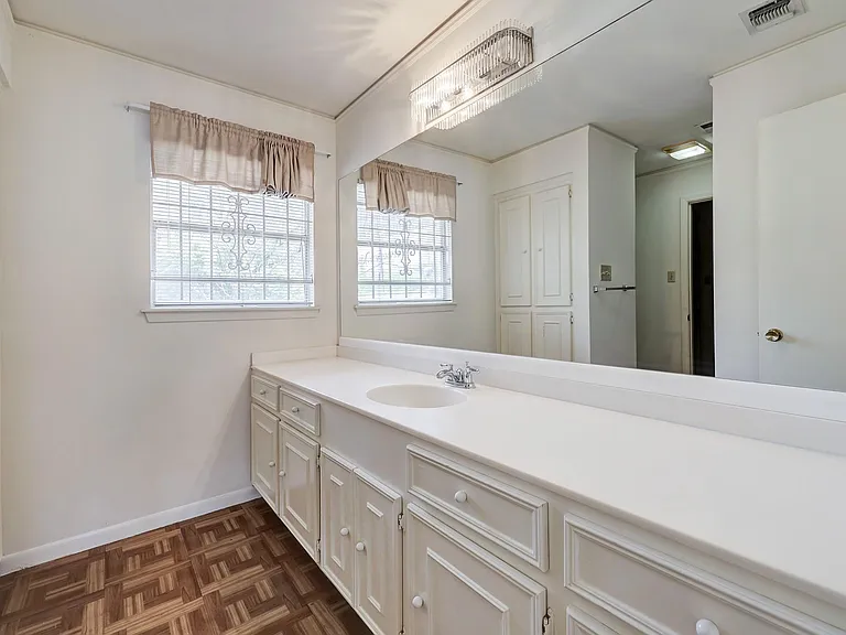 4002 Portsmouth Ave — Photo 10