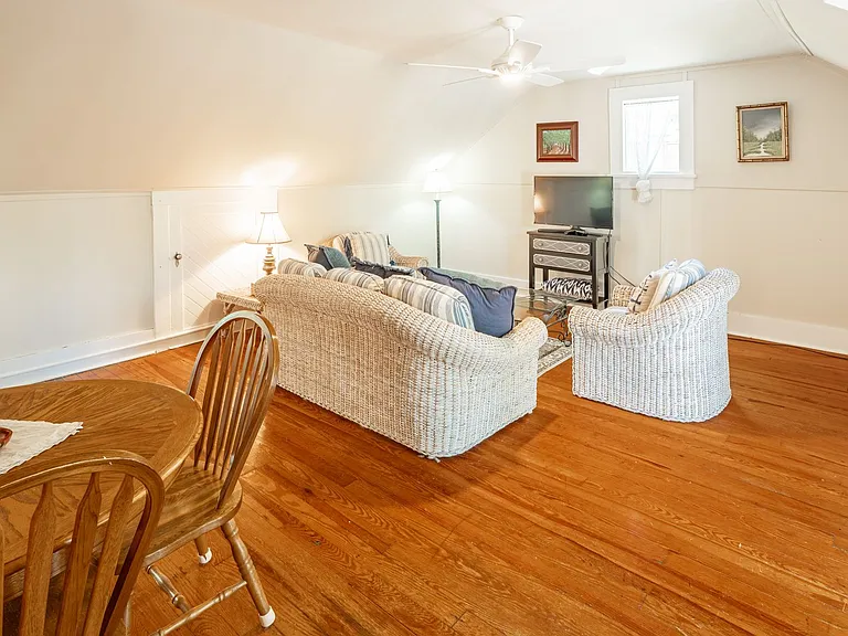 326 Sumter St SE — Photo 8