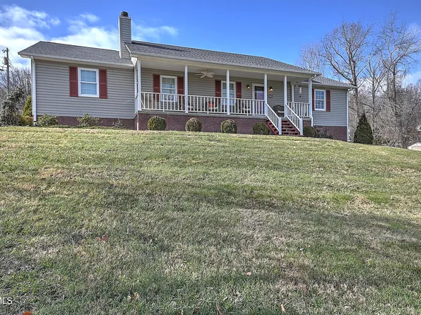 135 Quail Ridge Rd, Johnson City, TN 37601