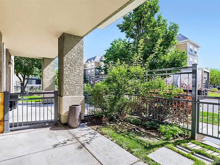 275 S Harrison St #107 — Photo 26