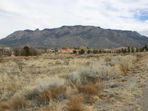 10751 Signal Ave NE, Albuquerque, NM 87122